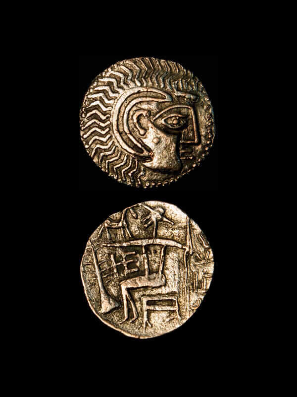 An obverse and reverse  view of the UAE's first coinage.
